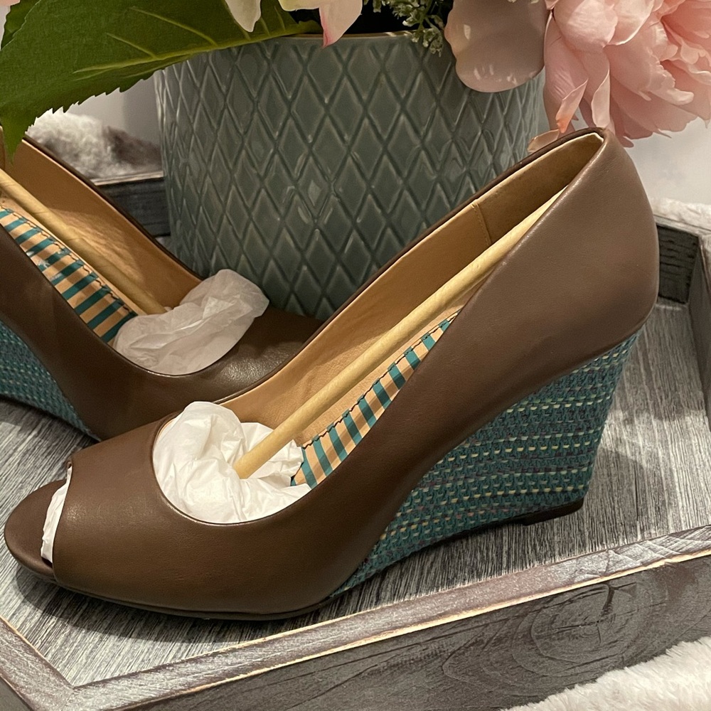 SPLENDID WEDGES-DERBY WALNUT-SIZE 9M NEVER WORN